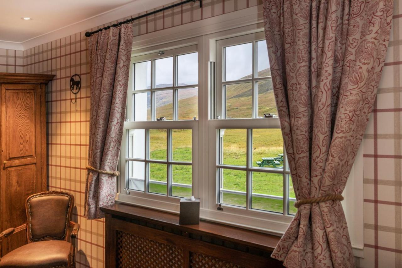 The Cluanie Inn Glenmoriston Exterior photo